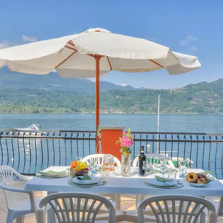 Lägenhet Red House Terrace Private - Happy Baveno
