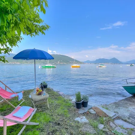 Red House Terrace Private - Happy