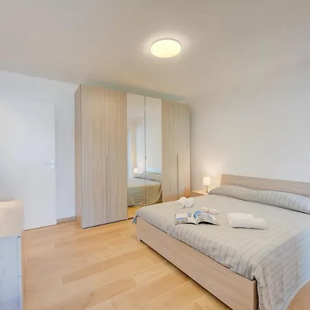 Red House Terrace Private - Happy * بافينو