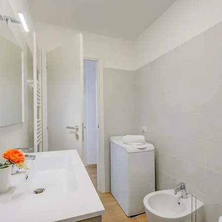 Red House Terrace Private - Happy