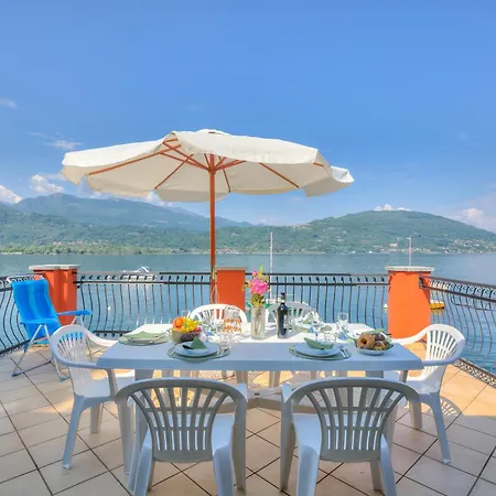 Lägenhet Red House Terrace Private - Happy Baveno