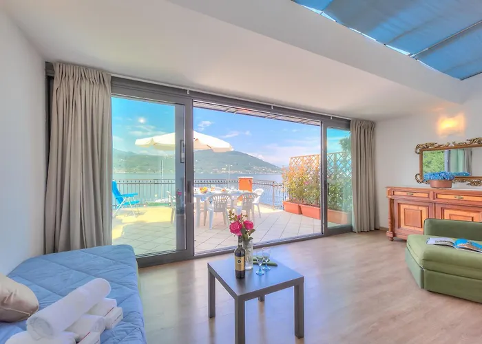 Red House Terrace Private - Happy Apartamento Baveno